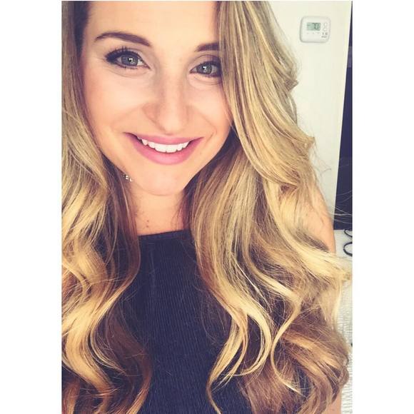 Meet your Posher, Carly - Picture 1 of 1